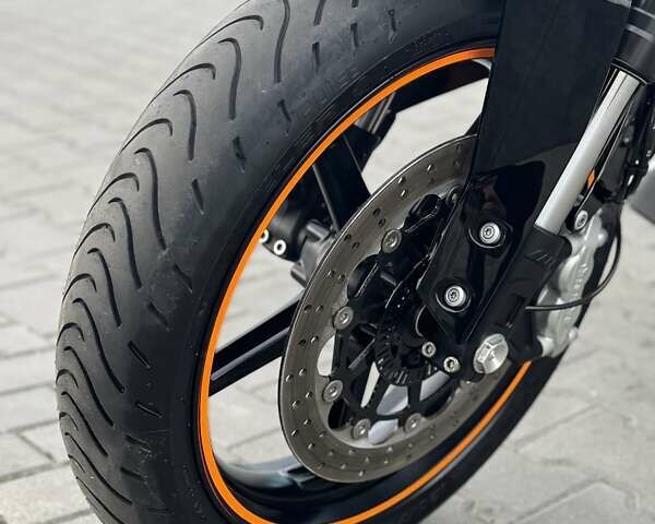 КТМ 690 Duke 2012 у Рівному на Automoto.ua Чорний КТМ 690 Duke, об'ємом двигуна 0.7 л та пробігом 28 тис. км за 5599 $, фото 18 на Automoto.ua