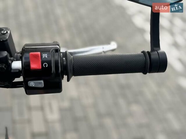 КТМ 690 Duke 2012 у Рівному на Automoto.ua Чорний КТМ 690 Duke, об'ємом двигуна 0.7 л та пробігом 28 тис. км за 5599 $, фото 23 на Automoto.ua