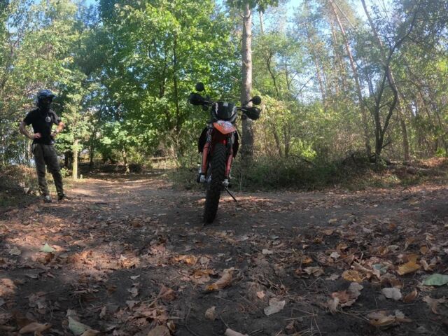 КТМ 690 Enduro, объемом двигателя 0.69 л и пробегом 0 тыс. км за 6100 $, фото 4 на Automoto.ua