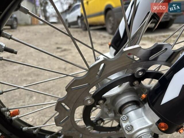 Оранжевый КТМ 690 Enduro, объемом двигателя 0.69 л и пробегом 30 тыс. км за 6300 $, фото 7 на Automoto.ua