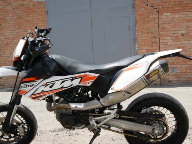 КТМ 690 SMC R, объемом двигателя 0.69 л и пробегом 0 тыс. км за 3800 $, фото 3 на Automoto.ua
