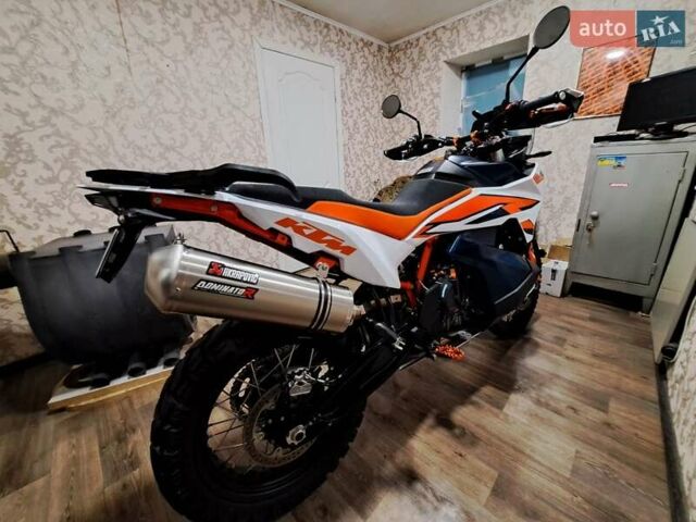 Оранжевый КТМ 890 Adventure R, объемом двигателя 0.08 л и пробегом 3 тыс. км за 17950 $, фото 2 на Automoto.ua