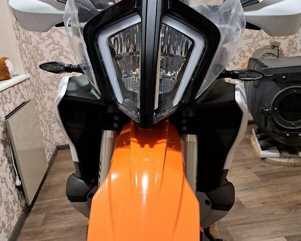 Оранжевый КТМ 890 Adventure R, объемом двигателя 0.08 л и пробегом 3 тыс. км за 17950 $, фото 3 на Automoto.ua