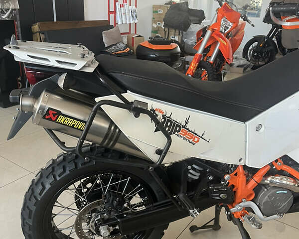 Белый КТМ 990 Adventure, объемом двигателя 1 л и пробегом 23 тыс. км за 9800 $, фото 2 на Automoto.ua