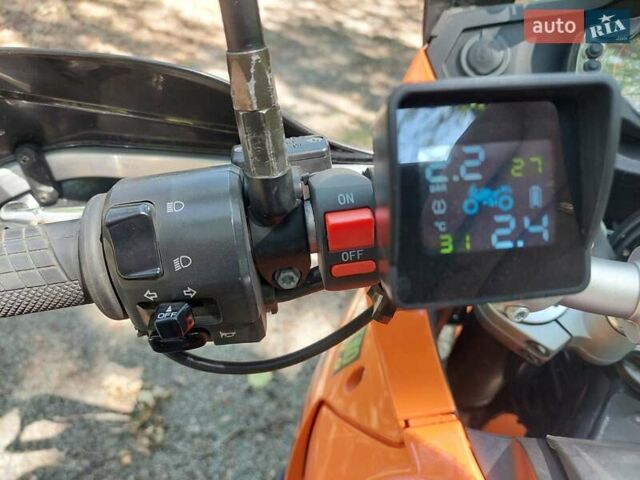 Черный КТМ 990 Adventure, объемом двигателя 1 л и пробегом 32 тыс. км за 10000 $, фото 4 на Automoto.ua