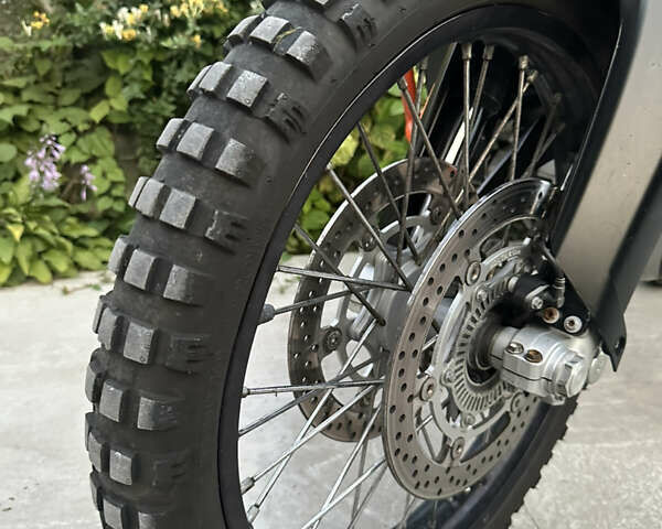 Сірий КТМ 990 Adventure, об'ємом двигуна 1 л та пробігом 36 тис. км за 9000 $, фото 8 на Automoto.ua