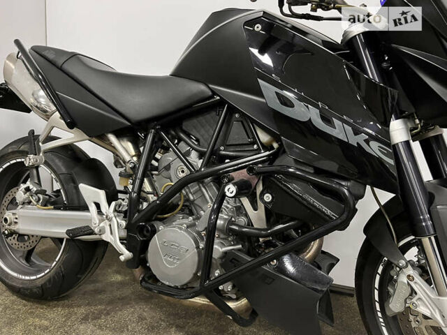 Черный КТМ 990 Super Duke, объемом двигателя 1 л и пробегом 18 тыс. км за 6000 $, фото 6 на Automoto.ua