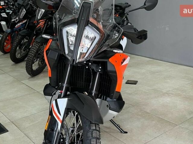 купити нове авто КТМ Адвєнтурє 2024 року від офіційного дилера MOTO-PULSE КТМ фото