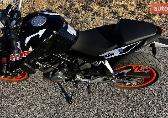 Черный КТМ Дюке, объемом двигателя 0.2 л и пробегом 8 тыс. км за 2600 $, фото 11 на Automoto.ua