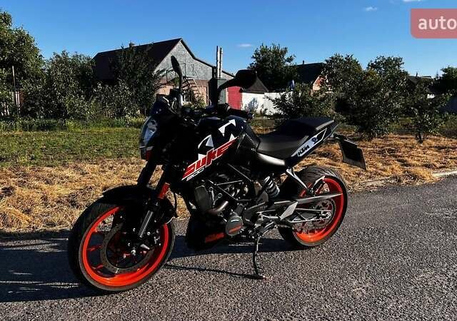 Черный КТМ Дюке, объемом двигателя 0.2 л и пробегом 8 тыс. км за 2600 $, фото 6 на Automoto.ua