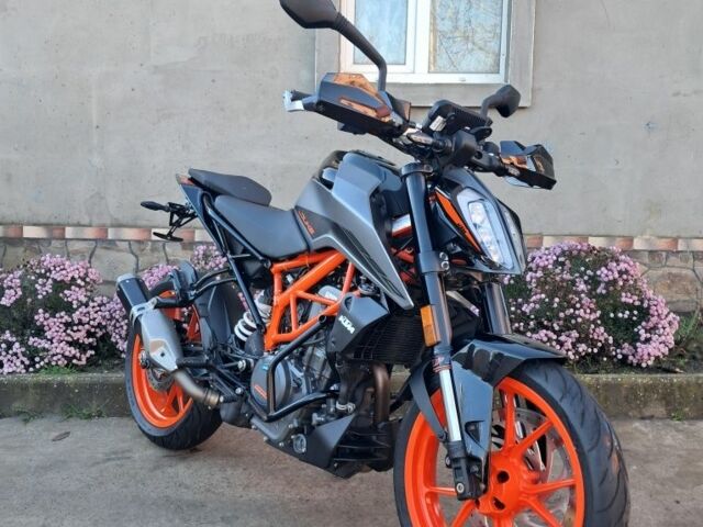 КТМ Дюке, объемом двигателя 0.39 л и пробегом 0 тыс. км за 3200 $, фото 2 на Automoto.ua