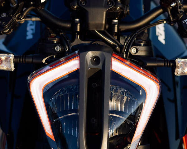 Синій КТМ Супєр Дюкє, об'ємом двигуна 1.3 л та пробігом 11 тис. км за 19000 $, фото 12 на Automoto.ua