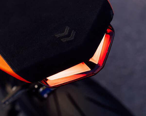 Синій КТМ Супєр Дюкє, об'ємом двигуна 1.3 л та пробігом 11 тис. км за 19000 $, фото 13 на Automoto.ua