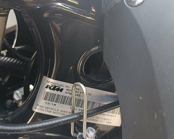 Черный КТМ Duke 790, объемом двигателя 0.8 л и пробегом 9 тыс. км за 9700 $, фото 1 на Automoto.ua