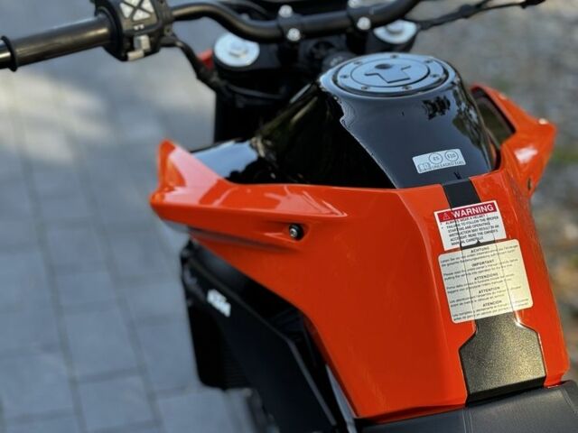 КТМ Duke 790, объемом двигателя 0.79 л и пробегом 0 тыс. км за 4300 $, фото 13 на Automoto.ua