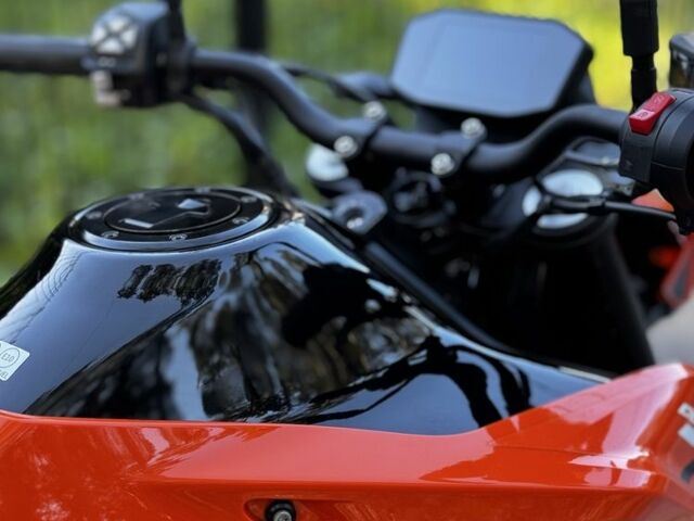 КТМ Duke 790, объемом двигателя 0.79 л и пробегом 0 тыс. км за 4300 $, фото 15 на Automoto.ua