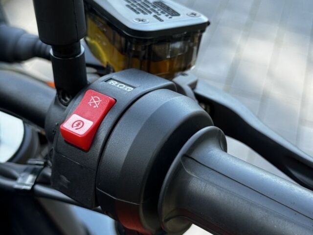 КТМ Duke 790, объемом двигателя 0.79 л и пробегом 0 тыс. км за 4300 $, фото 16 на Automoto.ua