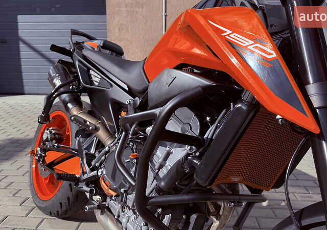 КТМ Duke 790 2019 у Рівному на Automoto.ua Помаранчевий КТМ Duke 790, об'ємом двигуна 0.8 л та пробігом 16 тис. км за 8000 $, фото 25 на Automoto.ua