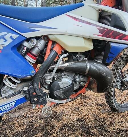 КТМ EXC 250 2017 в Киеве на Automoto.ua Оранжевый КТМ EXC 250, объемом двигателя 0.25 л и пробегом 7 тыс. км за 6700 $, фото 7 на Automoto.ua