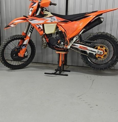 КТМ EXC 300, объемом двигателя 0.3 л и пробегом 0 тыс. км за 11500 $, фото 1 на Automoto.ua