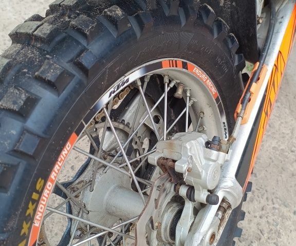 КТМ EXC 400, об'ємом двигуна 0.4 л та пробігом 0 тис. км за 3900 $, фото 4 на Automoto.ua