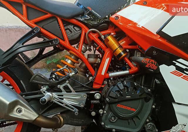 Чорний КТМ RC 390, об'ємом двигуна 0.37 л та пробігом 5 тис. км за 4200 $, фото 8 на Automoto.ua