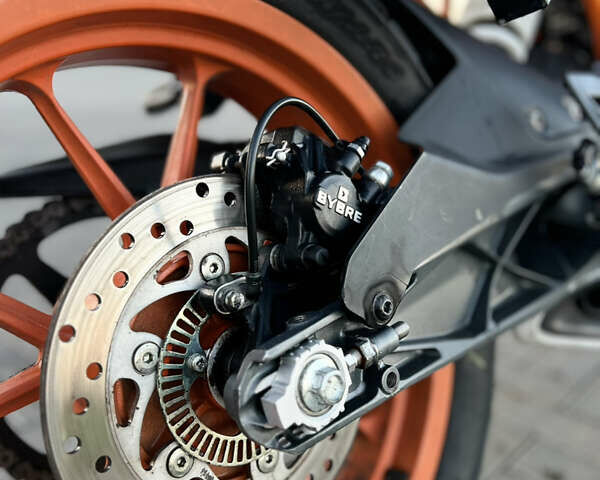 Жовтий КТМ RC 390, об'ємом двигуна 0.4 л та пробігом 21 тис. км за 4000 $, фото 7 на Automoto.ua