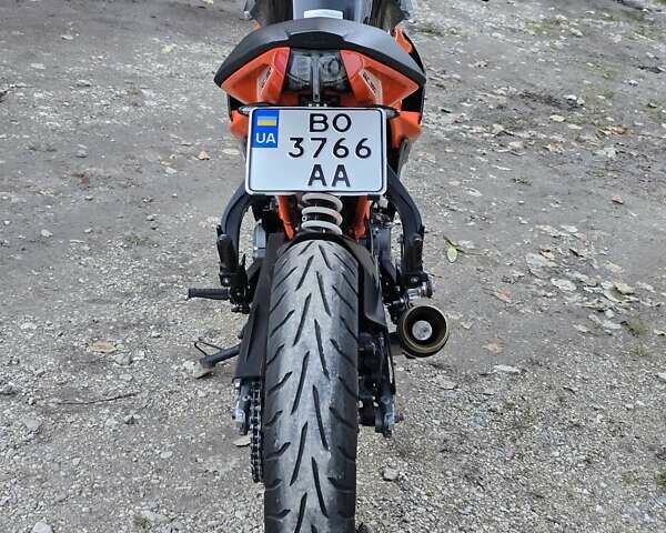 КТМ RC 390 2017 у Тернополі на Automoto.ua Помаранчевий КТМ RC 390, об'ємом двигуна 0.37 л та пробігом 10 тис. км за 3999 $, фото 6 на Automoto.ua