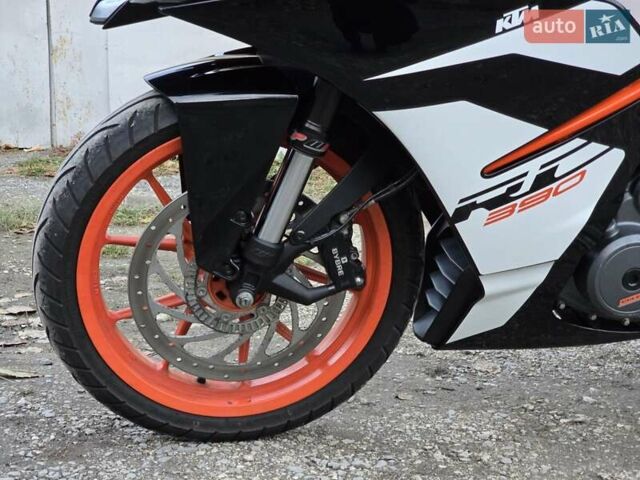 КТМ RC 390 2017 у Тернополі на Automoto.ua Помаранчевий КТМ RC 390, об'ємом двигуна 0.37 л та пробігом 10 тис. км за 3999 $, фото 14 на Automoto.ua