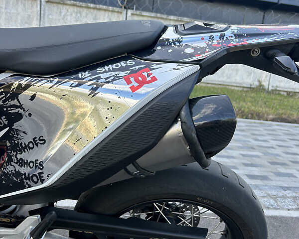 Помаранчевий КТМ SMC 690R, об'ємом двигуна 0.69 л та пробігом 32 тис. км за 9000 $, фото 3 на Automoto.ua