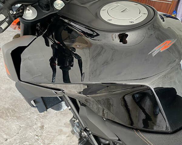 Чорний КТМ Super Duke 1290, об'ємом двигуна 1.3 л та пробігом 25 тис. км за 12000 $, фото 15 на Automoto.ua