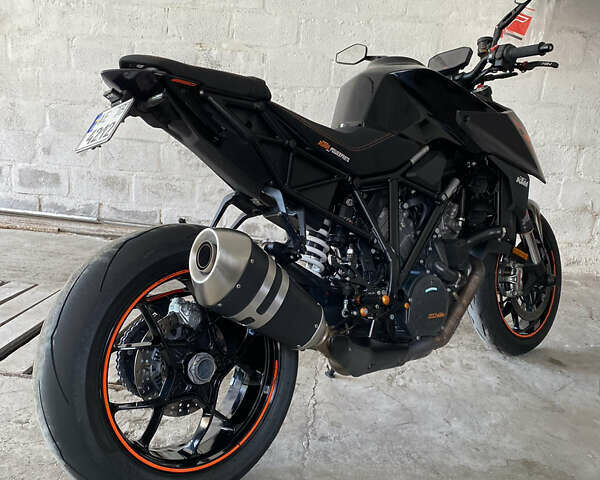 Чорний КТМ Super Duke 1290, об'ємом двигуна 1.3 л та пробігом 25 тис. км за 12000 $, фото 3 на Automoto.ua