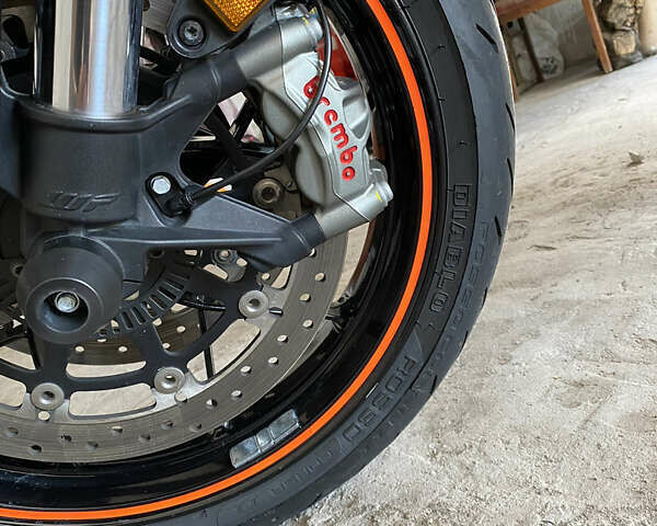 Чорний КТМ Super Duke 1290, об'ємом двигуна 1.3 л та пробігом 25 тис. км за 12000 $, фото 9 на Automoto.ua