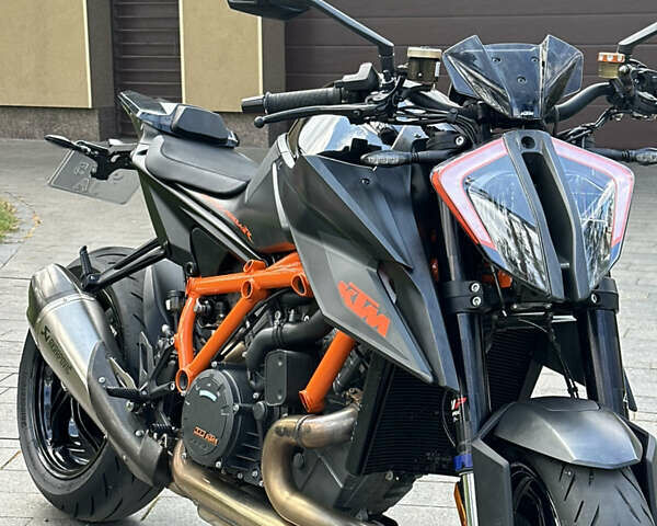Черный КТМ Super Duke 1290, объемом двигателя 1.3 л и пробегом 4 тыс. км за 18100 $, фото 1 на Automoto.ua