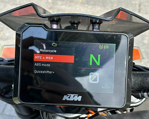 Черный КТМ Super Duke 1290, объемом двигателя 1.3 л и пробегом 4 тыс. км за 18100 $, фото 11 на Automoto.ua