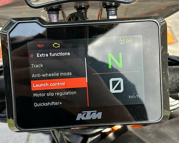 Черный КТМ Super Duke 1290, объемом двигателя 1.3 л и пробегом 4 тыс. км за 18100 $, фото 12 на Automoto.ua