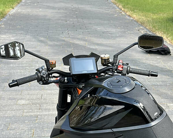 Черный КТМ Super Duke 1290, объемом двигателя 1.3 л и пробегом 4 тыс. км за 18100 $, фото 4 на Automoto.ua