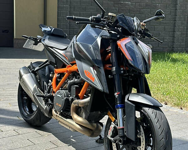 Черный КТМ Super Duke 1290, объемом двигателя 1.3 л и пробегом 4 тыс. км за 18100 $, фото 15 на Automoto.ua