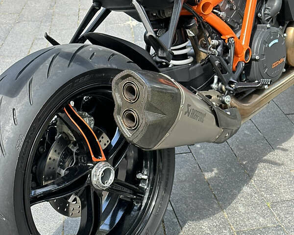 Черный КТМ Super Duke 1290, объемом двигателя 1.3 л и пробегом 4 тыс. км за 18100 $, фото 3 на Automoto.ua