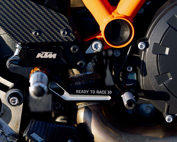 КТМ Super Duke 1290, объемом двигателя 1.3 л и пробегом 8 тыс. км за 19000 $, фото 14 на Automoto.ua