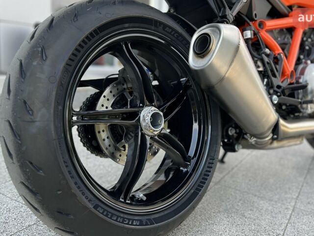 купить новое авто КТМ Super Duke 1390R 2024 года от официального дилера Дніпромотор КТМ фото