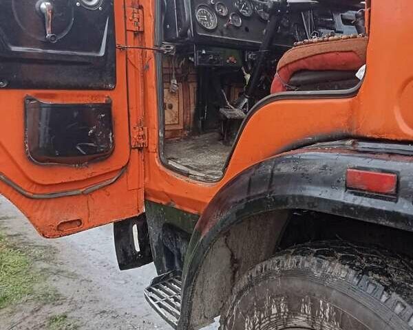 Оранжевый КамАЗ 51102, объемом двигателя 10.85 л и пробегом 187 тыс. км за 4800 $, фото 1 на Automoto.ua