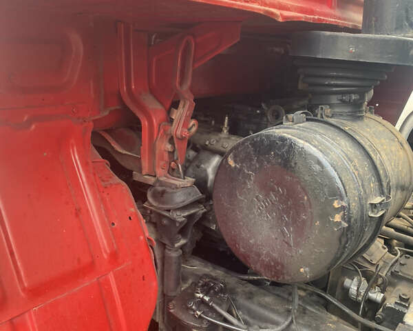 Красный КамАЗ 5320, объемом двигателя 10.85 л и пробегом 100 тыс. км за 6000 $, фото 4 на Automoto.ua
