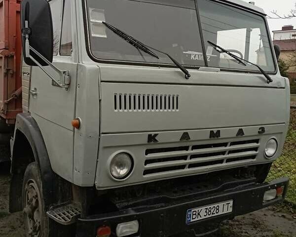 Серый КамАЗ 5320, объемом двигателя 14 л и пробегом 100 тыс. км за 10500 $, фото 3 на Automoto.ua