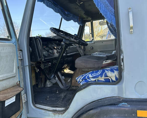 Серый КамАЗ 53213, объемом двигателя 10.8 л и пробегом 50 тыс. км за 6500 $, фото 9 на Automoto.ua