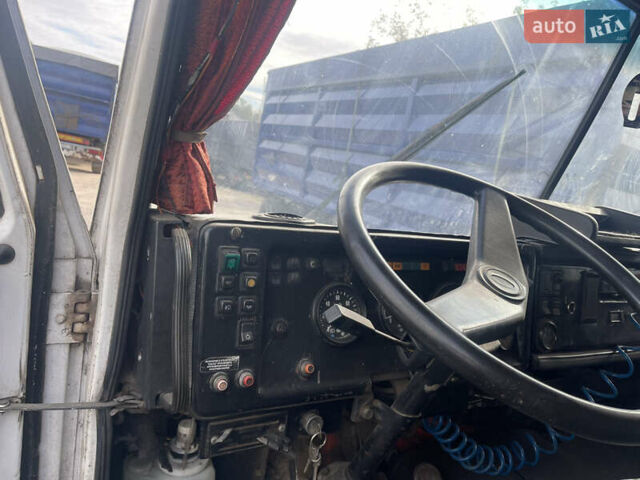 Белый КамАЗ 53215, объемом двигателя 0 л и пробегом 100 тыс. км за 12000 $, фото 6 на Automoto.ua