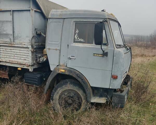 Серый КамАЗ 53215, объемом двигателя 10.85 л и пробегом 176 тыс. км за 5890 $, фото 2 на Automoto.ua