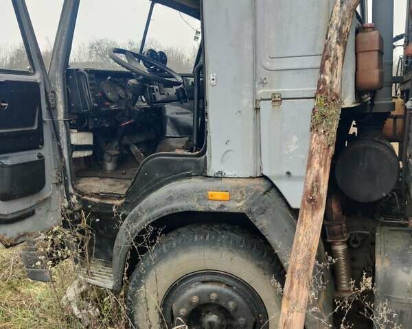 Серый КамАЗ 53215, объемом двигателя 10.85 л и пробегом 176 тыс. км за 5890 $, фото 1 на Automoto.ua