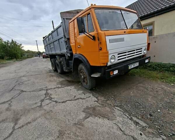 Оранжевый КамАЗ 55102, объемом двигателя 10.85 л и пробегом 985 тыс. км за 6000 $, фото 1 на Automoto.ua