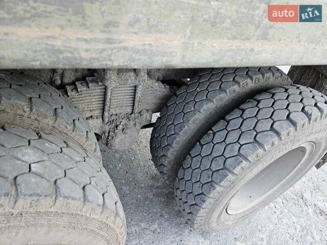 Красный КамАЗ 5511, объемом двигателя 10.85 л и пробегом 100 тыс. км за 7200 $, фото 2 на Automoto.ua